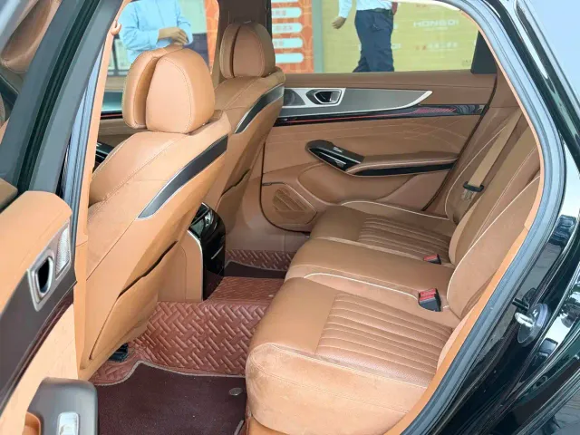 Hongqi H9 — Фото автомобиля 18