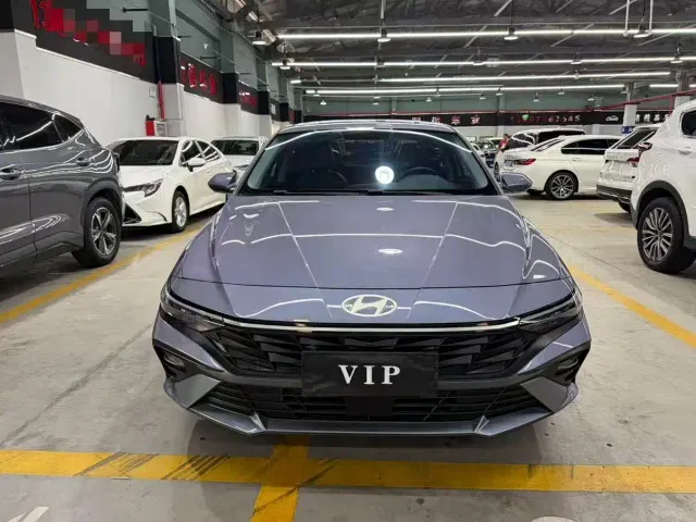 Hyundai Elantra — Фото автомобиля 2