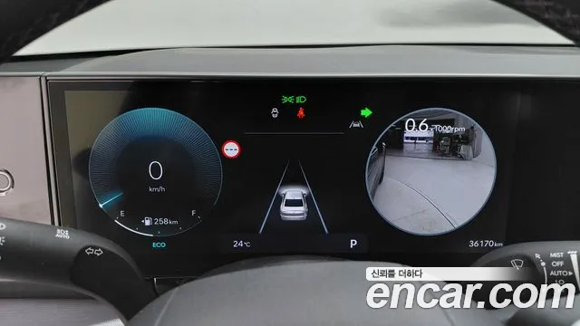 Hyundai Grandeur Grandeur (GN7) 2.5 Бензин 2WD — Фото автомобиля 8