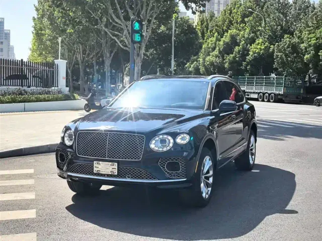 Фотография автомобиля — Bentley Bentayga