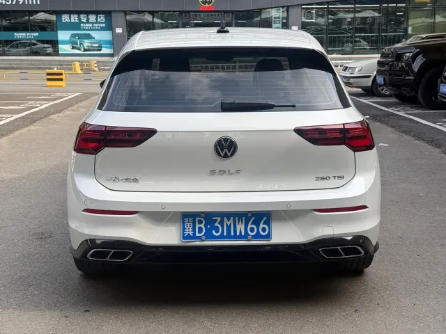 Volkswagen Golf — Фото автомобиля 4