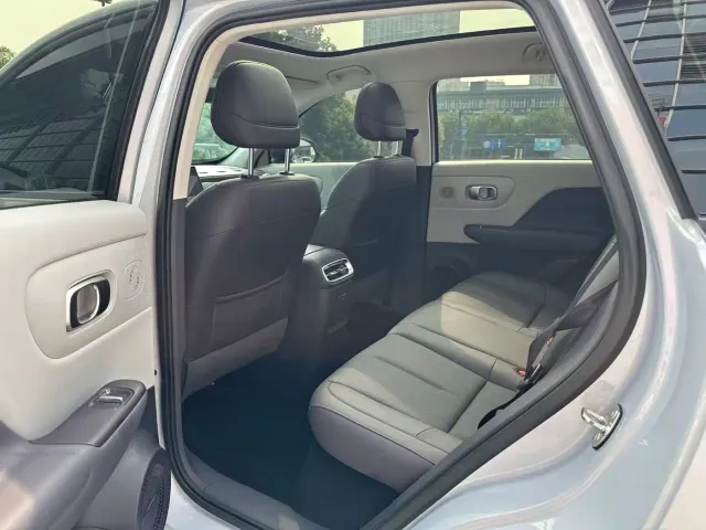 Leapmotor B10 — Фото автомобиля 6