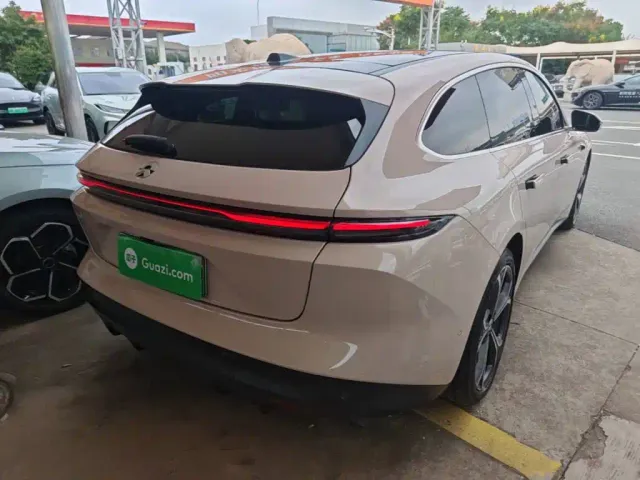 Nio ET5 Touring — Фото автомобиля 6