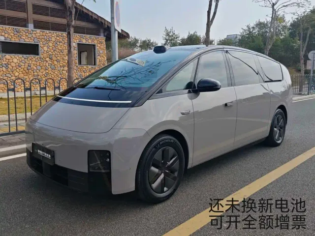 Фотография автомобиля — Li Auto MEGA