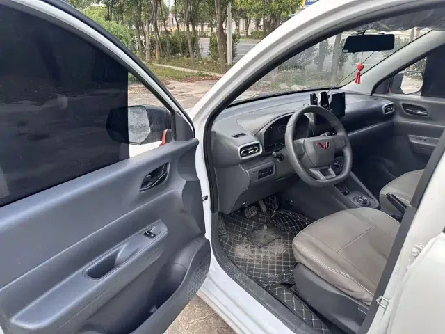 Wuling Hongguang — Фото автомобиля 15