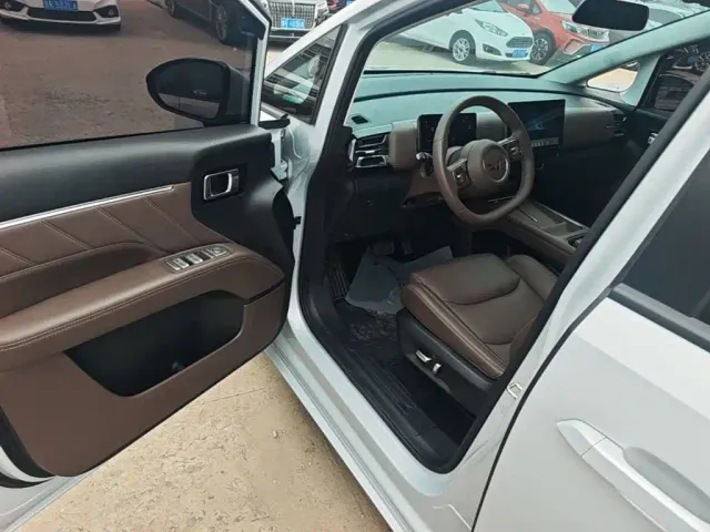 Wuling Starlight 730 — Фото автомобиля 15
