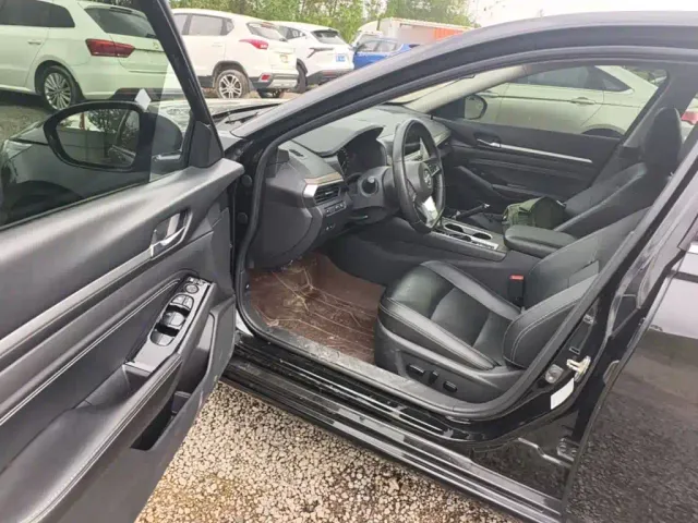 Nissan Teana — Фото автомобиля 15