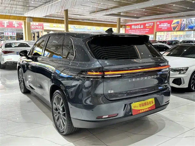 Leapmotor C10 — Фото автомобиля 13
