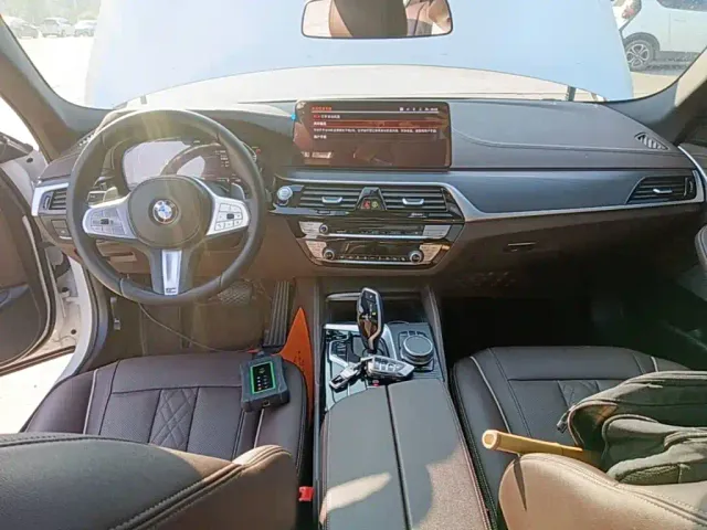 BMW 5 Series — Фото автомобиля 9