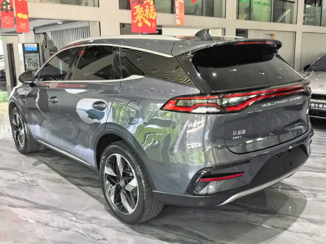 BYD Tang — Фото автомобиля 25