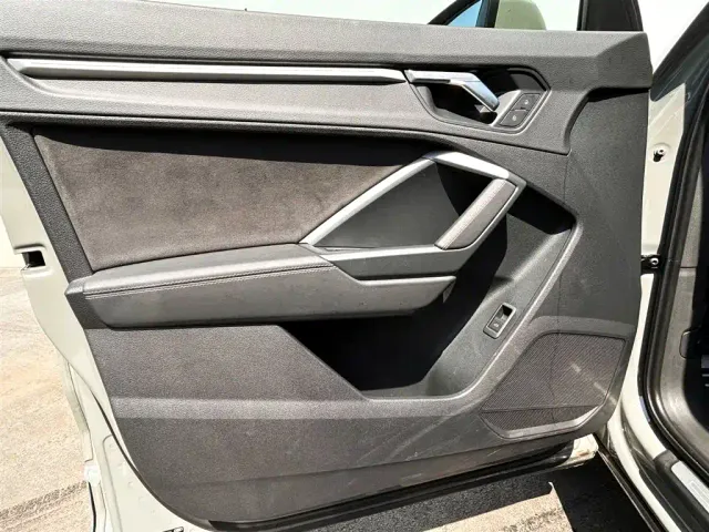Audi Q3 — Фото автомобиля 11
