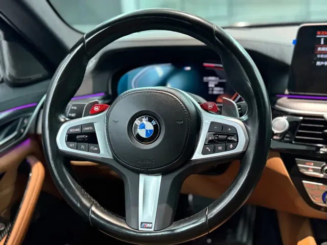 BMW 5 Series — Фото автомобиля 14