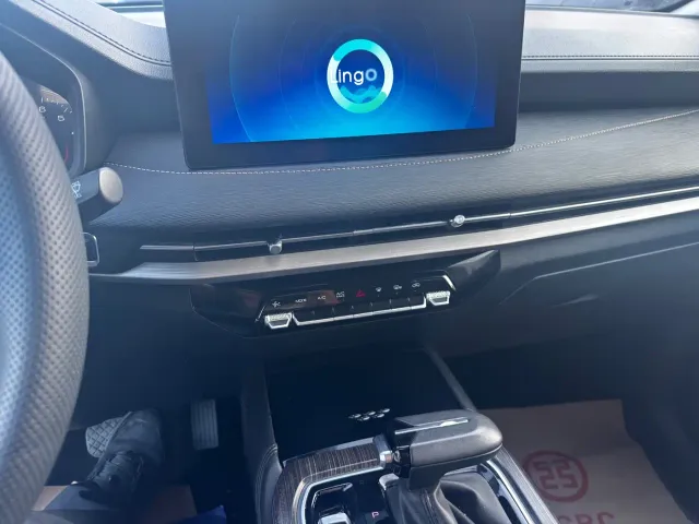 Wuling Jiachen — Фото автомобиля 19