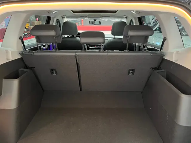 Volkswagen Tiguan L — Фото автомобиля 14