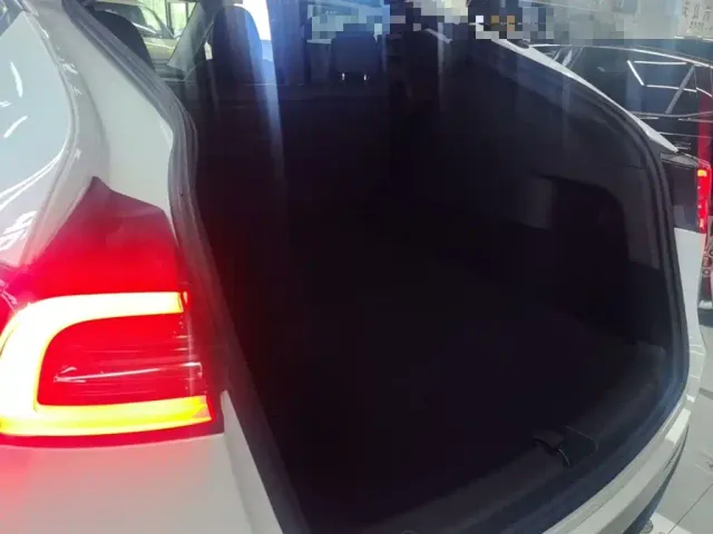 Tesla Model Y 2024 Rear-Wheel Drive Version — Фото автомобиля 18