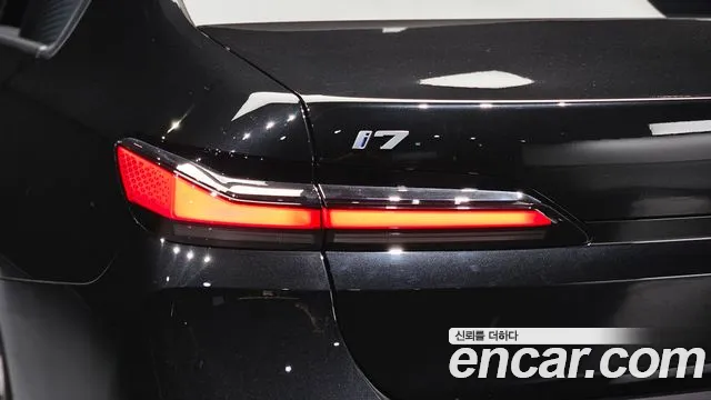 BMW i7 G70 — Фото автомобиля 23