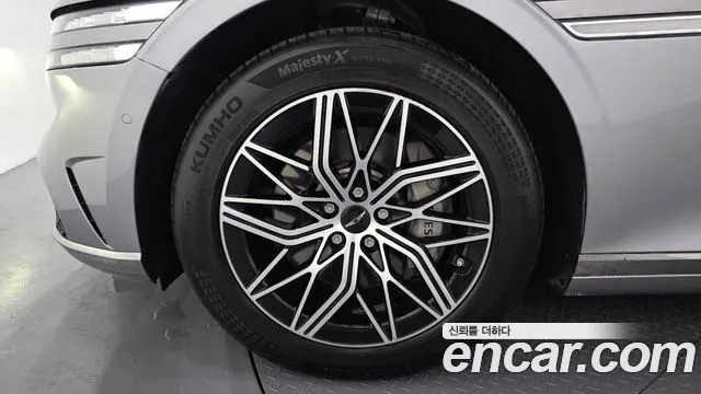 Genesis G90 Бензин 3.5 турбо AWD — Фото автомобиля 5