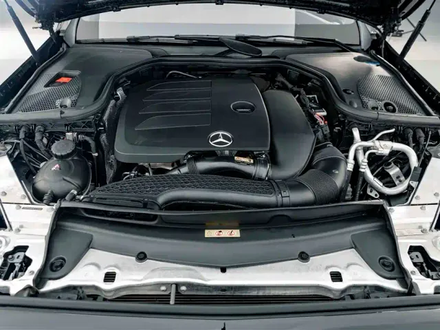 Mercedes-Benz E-Class — Фото автомобиля 23
