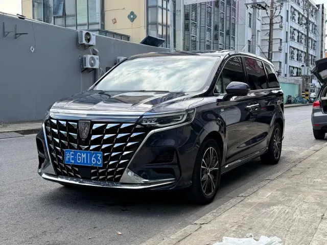 Фотография автомобиля — Roewe iMAX8