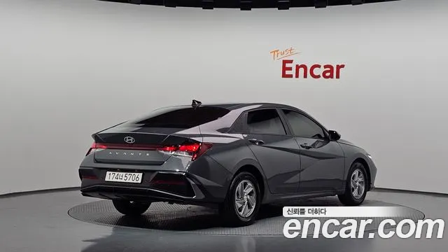 Hyundai Avante CN7 — Фото автомобиля 2