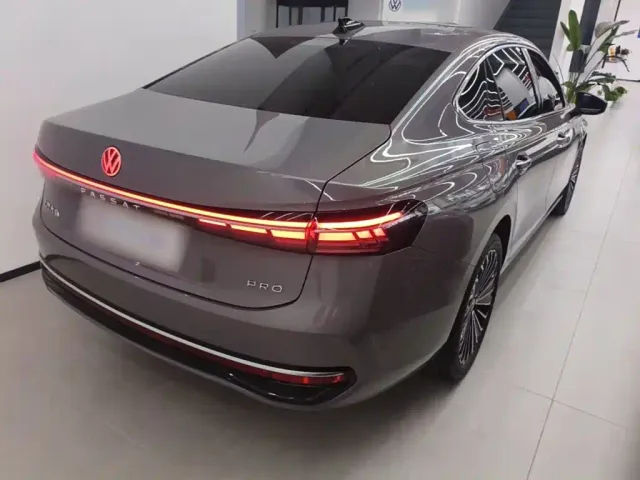 Volkswagen Passat — Фото автомобиля 6