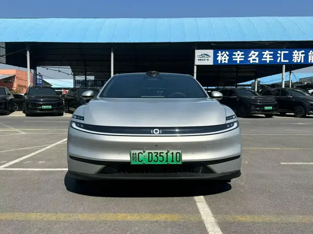 Changan Qiyuan A06 — Фото автомобиля 2