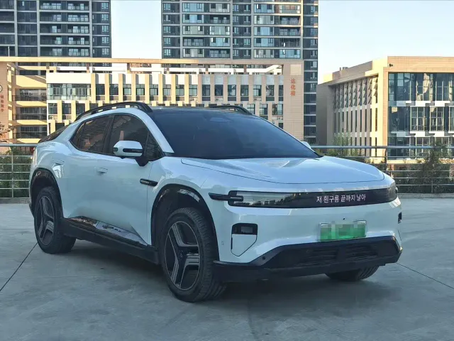 Changan Qiyuan E07 — Фото автомобиля 3