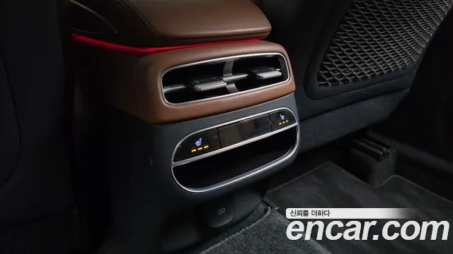 Genesis GV70 — Фото автомобиля 18