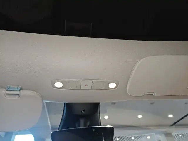 Tesla Model Y — Фото автомобиля 17