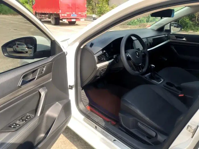 Volkswagen Lavida — Фото автомобиля 15