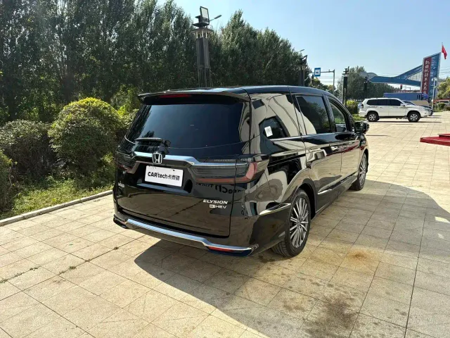 Honda Elysion — Фото автомобиля 5