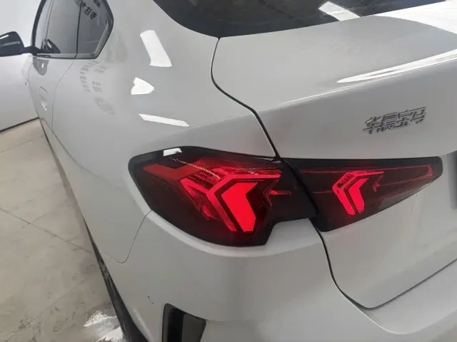 BMW BMW 2 Series 2025 225L M Sport Package — Фото автомобиля 9