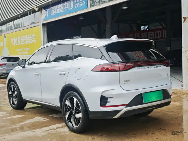 BYD Tang — Фото автомобиля 7