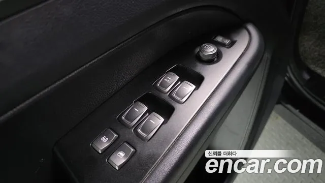 KG_Mobility_Ssangyong Rexton Новый Rexton Sport Khan Дизель 2.2 4WD — Фото автомобиля 27