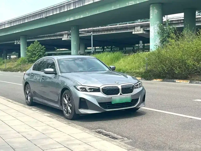 BMW i3 — Фото автомобиля 3