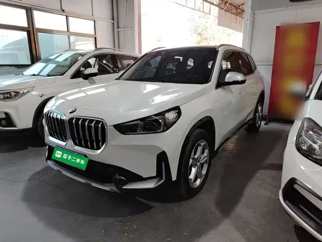 Фотография автомобиля — BMW X1