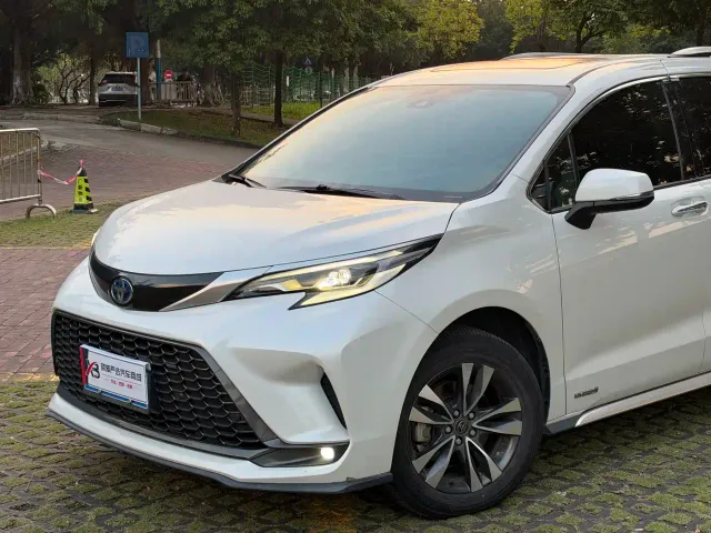 Toyota Granvia — Фото автомобиля 3