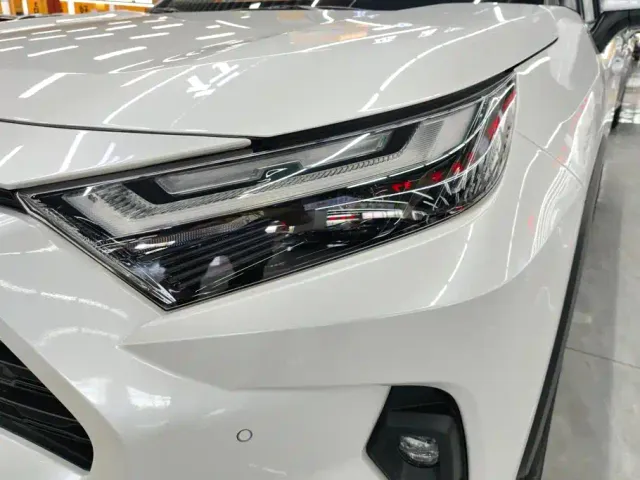 Toyota RAV4 — Фото автомобиля 5