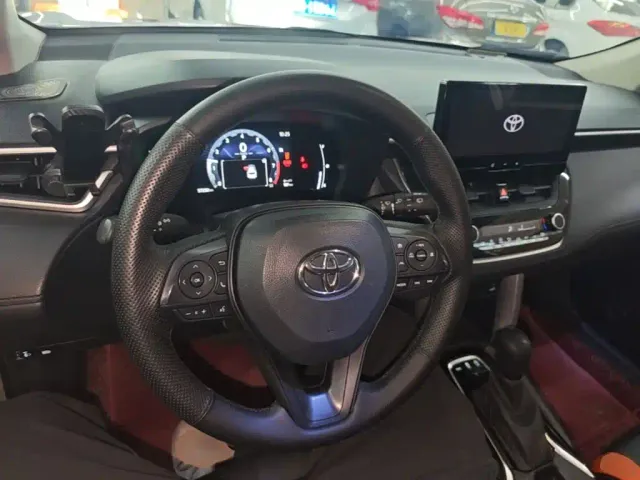 Toyota Corolla Cross — Фото автомобиля 9