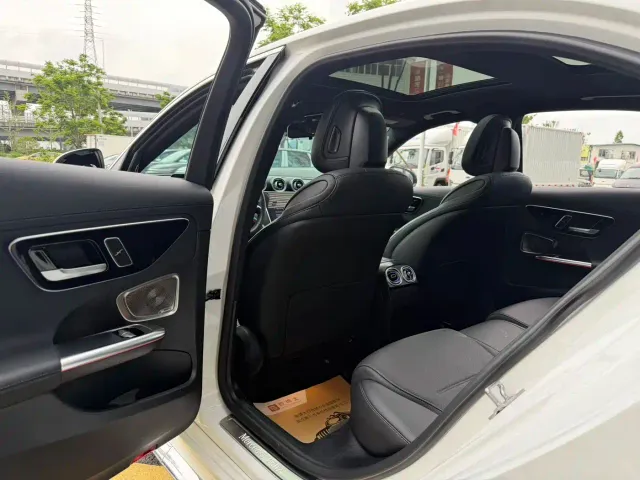 Mercedes-Benz C-Class — Фото автомобиля 10