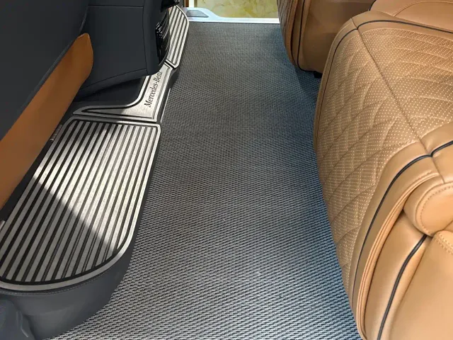 Mercedes-Benz V-Class — Фото автомобиля 15