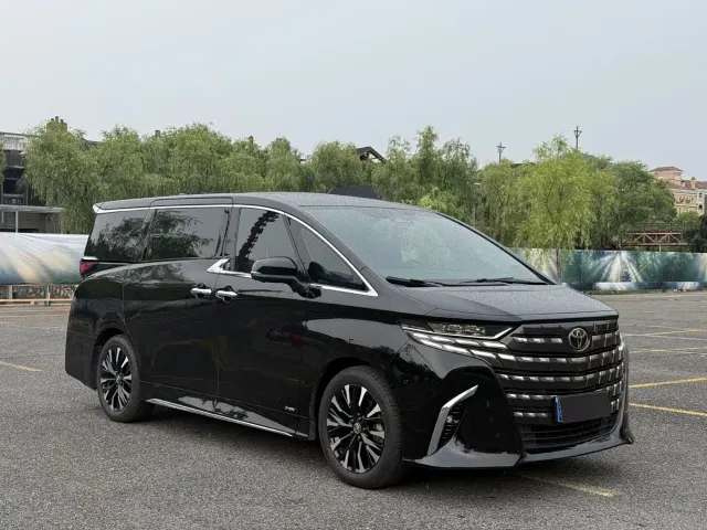Toyota Vellfire — Фото автомобиля 2