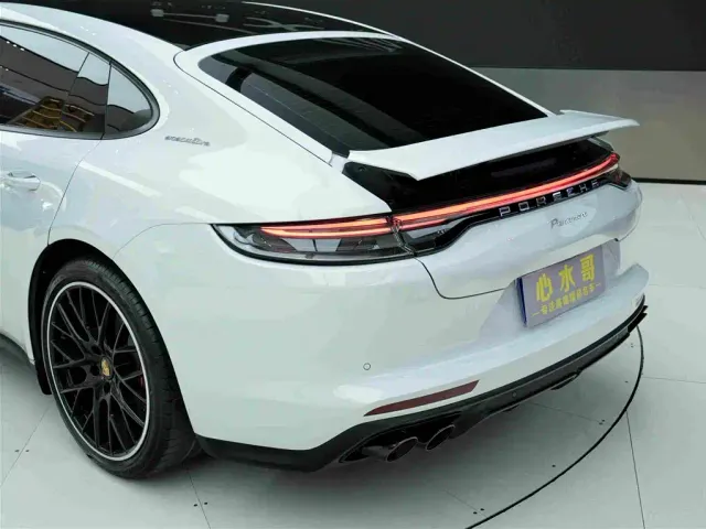 Porsche Panamera — Фото автомобиля 25