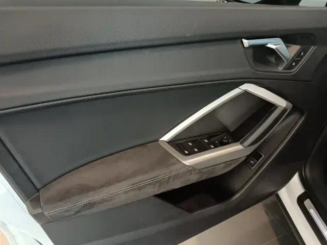 Audi Q3 — Фото автомобиля 11