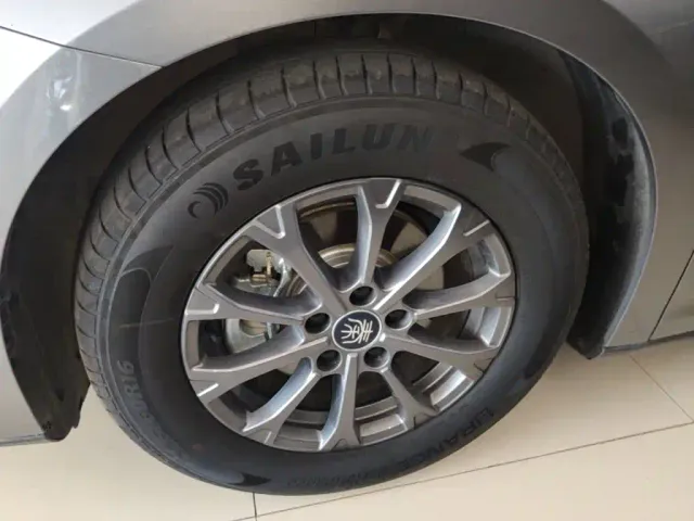BYD Qin L — Фото автомобиля 22