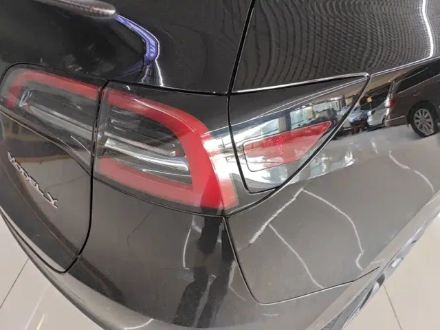 Tesla Model Y — Фото автомобиля 7