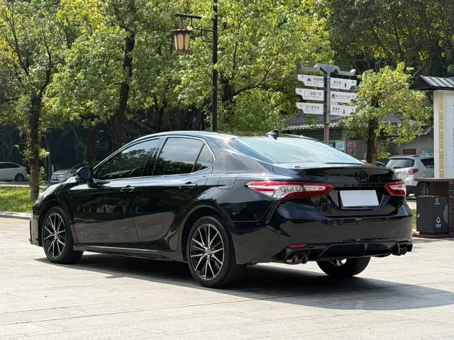 Toyota Camry — Фото автомобиля 20