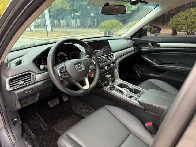 Honda Accord — Фото автомобиля 15