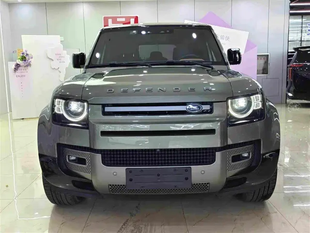 Land Rover Defender — Фото автомобиля 2