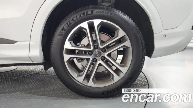 Audi Q5 40 TFSI quattro Advanced — Фото автомобиля 19